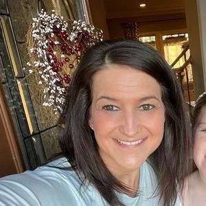 Meet your Posher, Suzanne